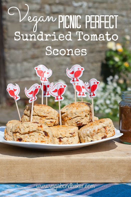 Vegan Sundried Tomato Scones // perfect for a summer picnic!